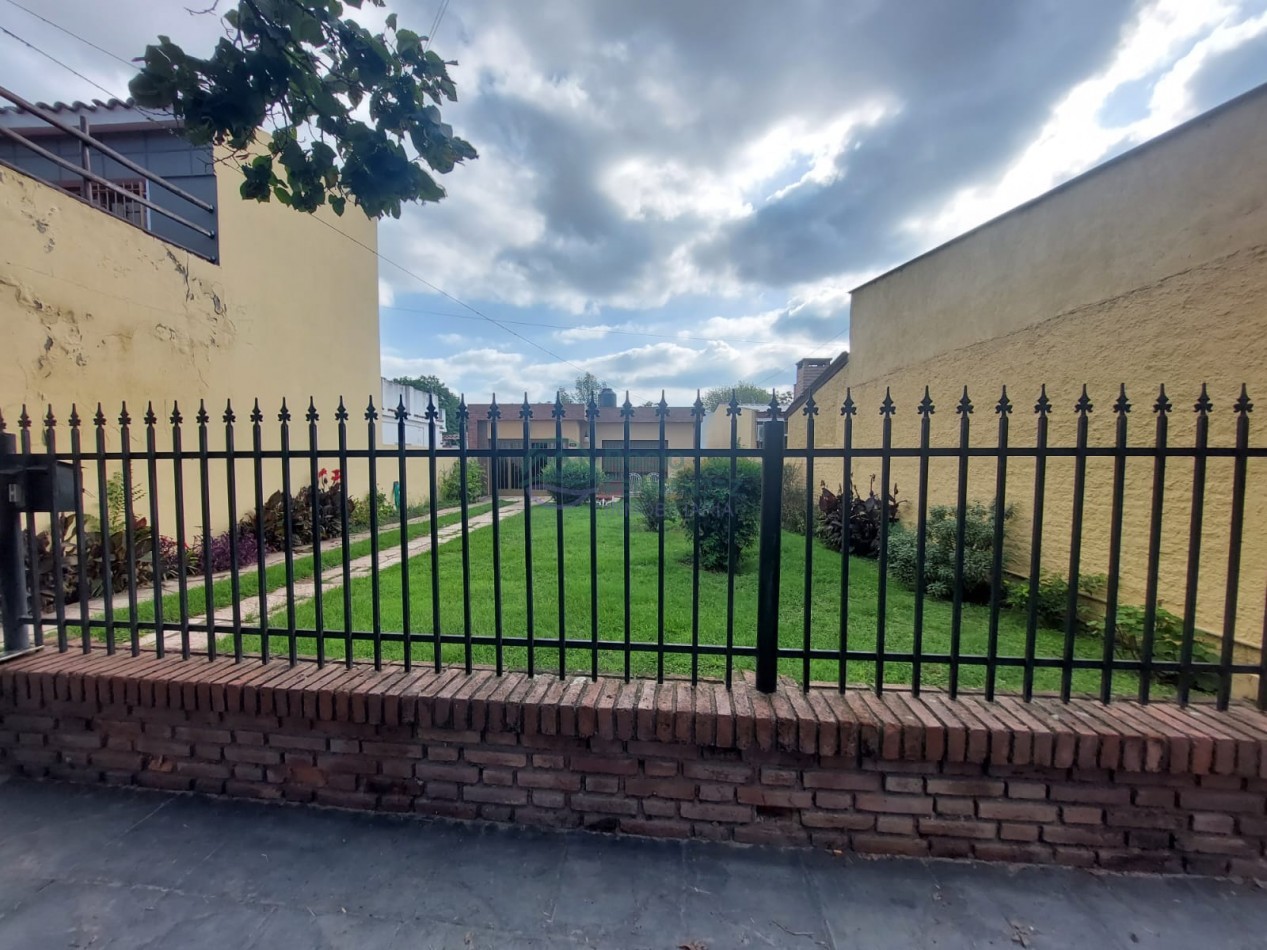 CASA EN VENTA CENTRO DE SANTA ROSA DE CALAMUCHITA- IDEAL PROYECTO COMERCIAL
