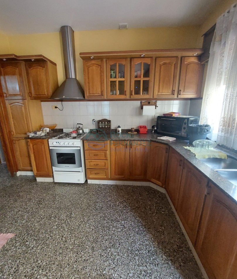 CASA EN VENTA CENTRO DE SANTA ROSA DE CALAMUCHITA- IDEAL PROYECTO COMERCIAL