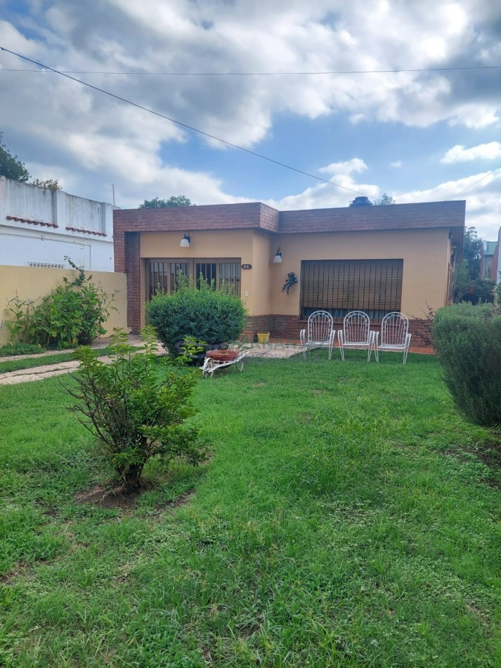 CASA EN VENTA CENTRO DE SANTA ROSA DE CALAMUCHITA- IDEAL PROYECTO COMERCIAL
