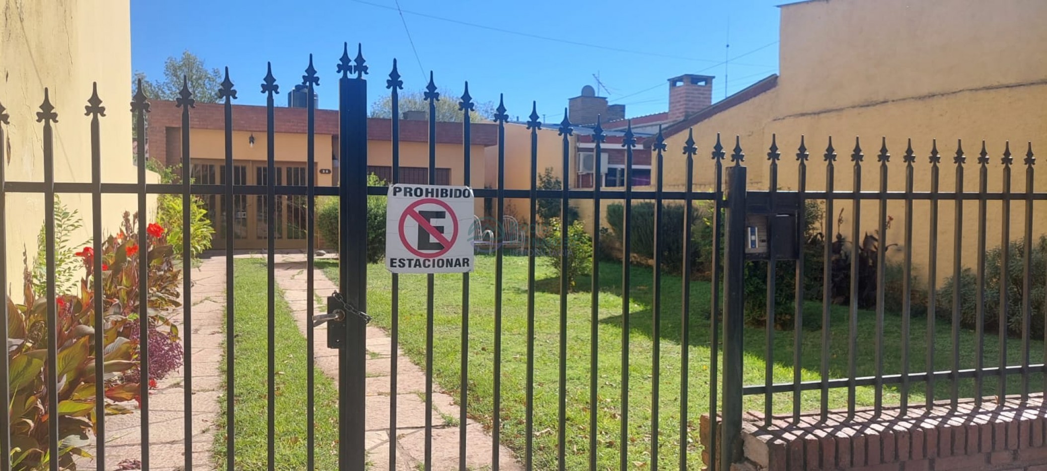 CASA EN VENTA CENTRO DE SANTA ROSA DE CALAMUCHITA- IDEAL PROYECTO COMERCIAL