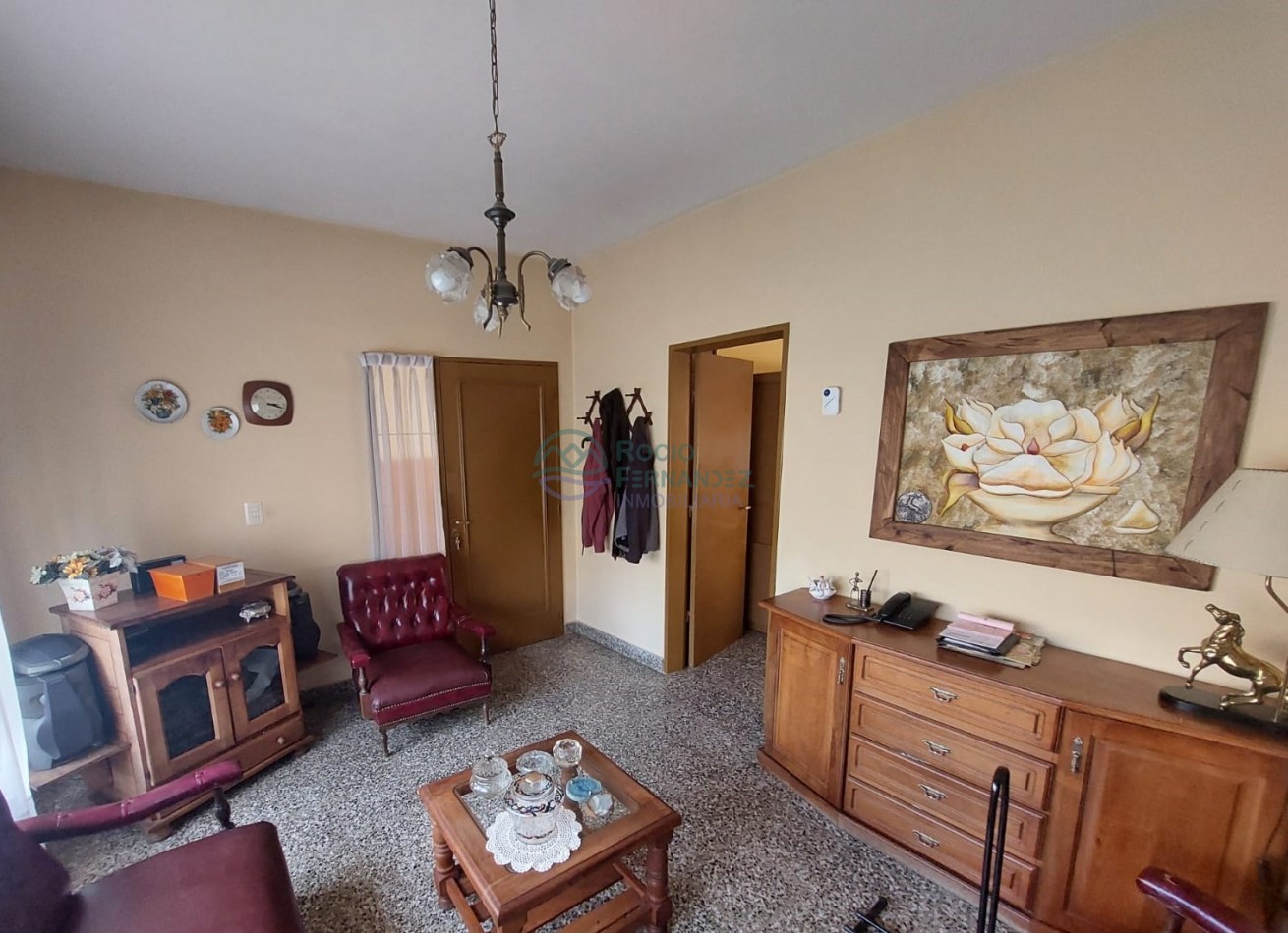 CASA EN VENTA CENTRO DE SANTA ROSA DE CALAMUCHITA- IDEAL PROYECTO COMERCIAL